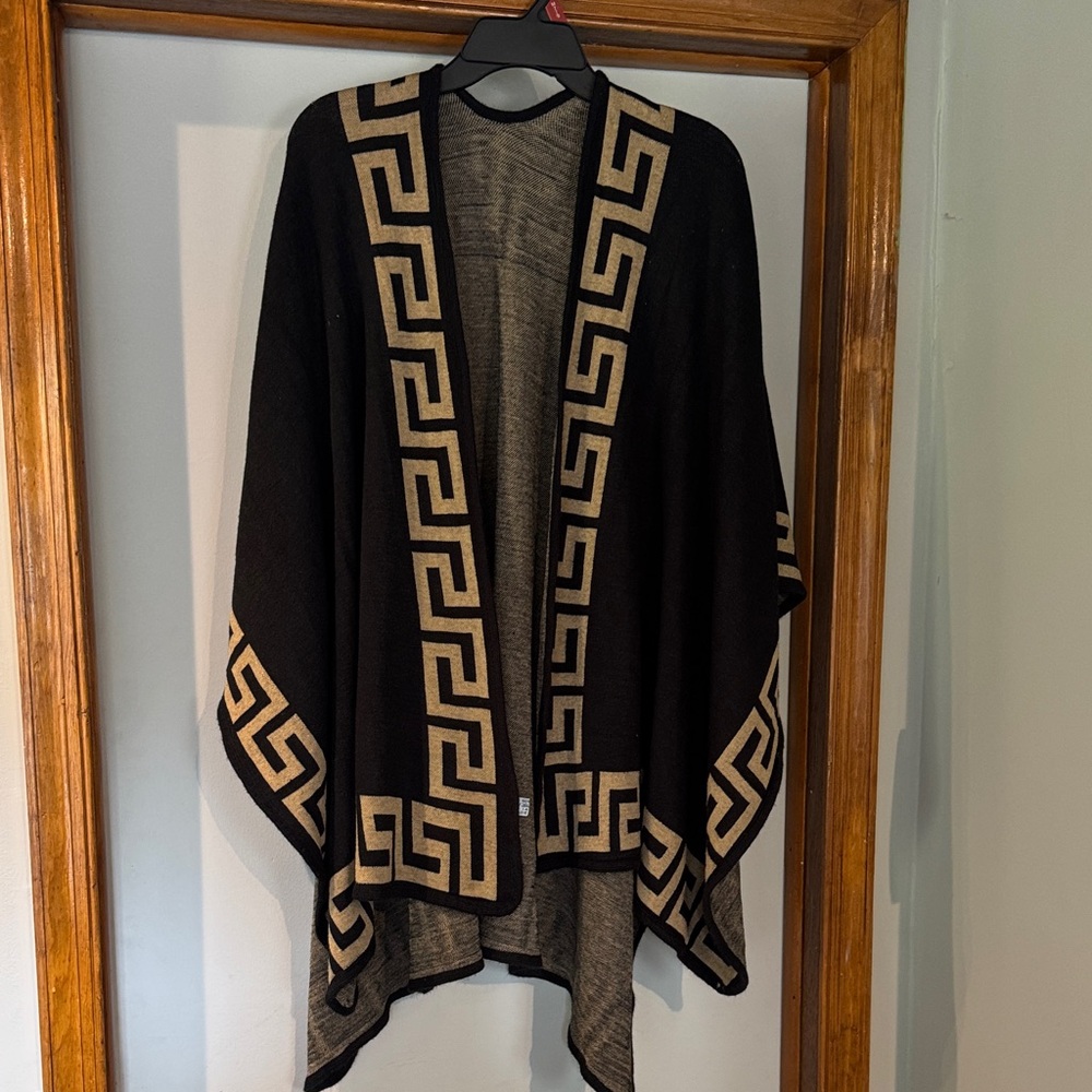Black and Tan Geometric Pattern Women Sweater/Wrap